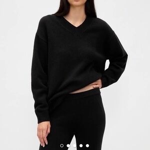 The Gap Black Knit V-neck Oversized Sweater Made with Cashmere XS